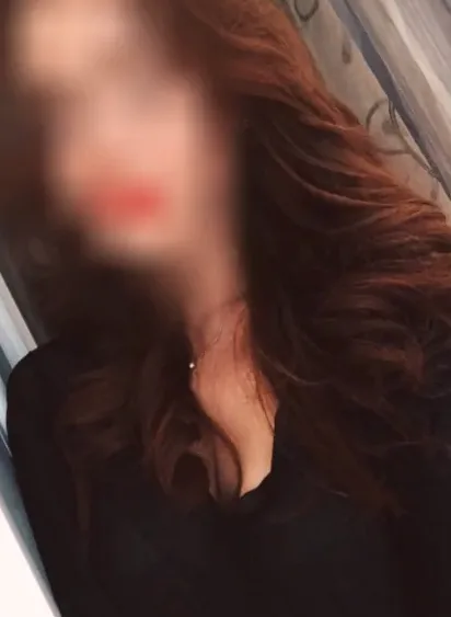 Alexandra, 31