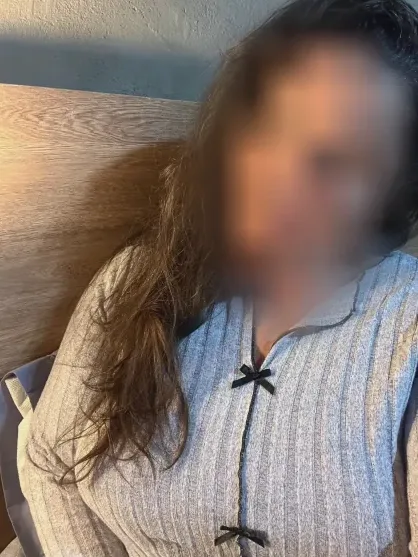 Andrea, 33