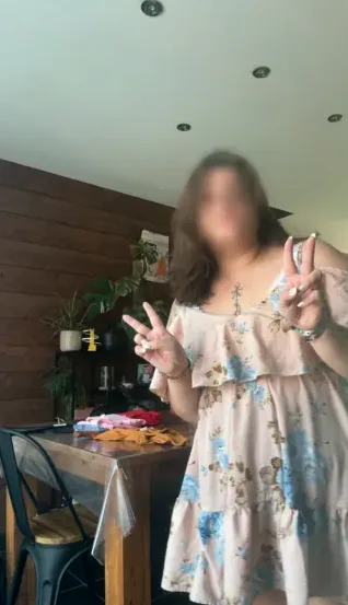 Aylin, 23