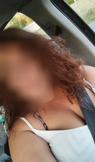 Clara, 28