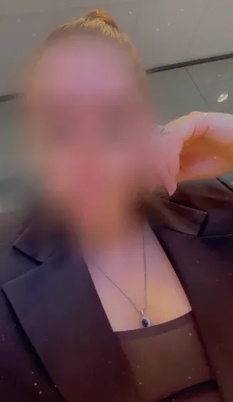 Doris, 32