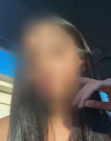 Esra, 20