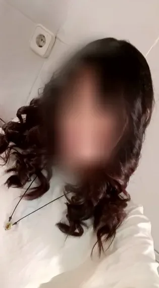 Hannah, 18