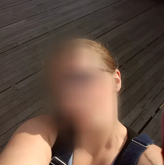 Jasmin, 32