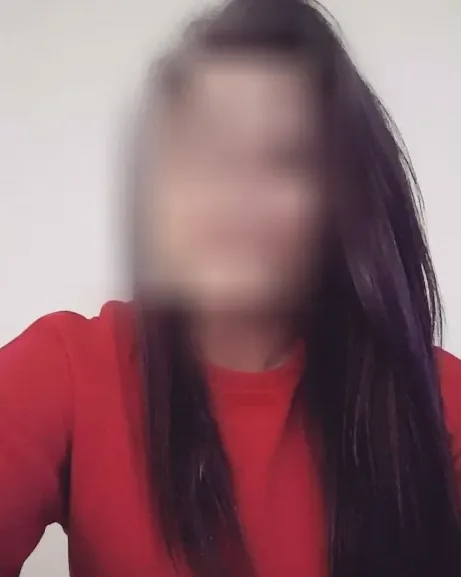 Leonie, 33