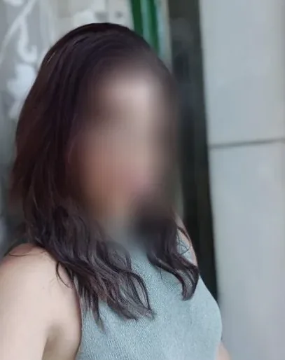 Leonie, 27