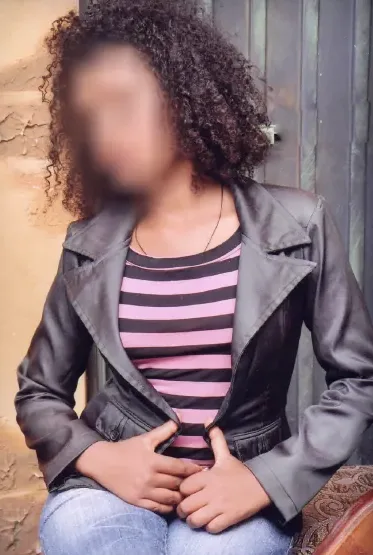Sabine, 24