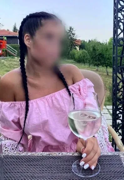 Thea, 30