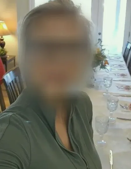 Vanessa, 38