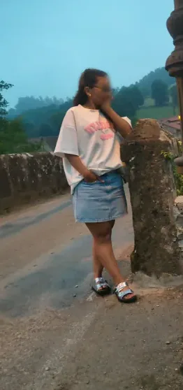 Zeynep, 32